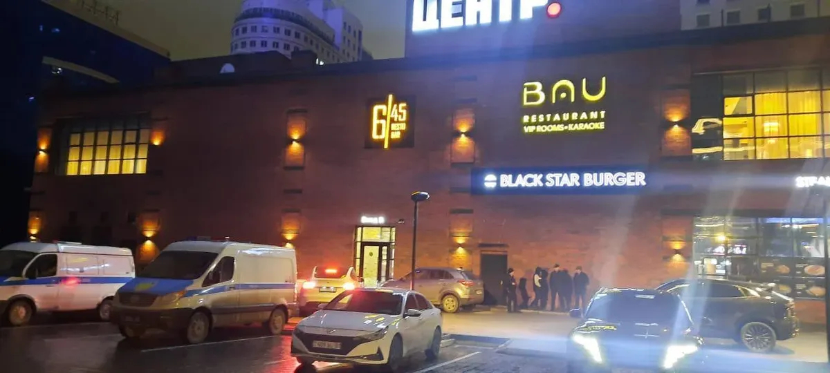 Ресторан BAU в Астане в вечер убийства. Фото: <a data-sk="tooltip_parent" data-stringify-link="https://t.me/tengrinews/16002" href="https://t.me/tengrinews/16002" rel="noopener noreferrer" target="_blank">tengrinews </a>/ Telegram