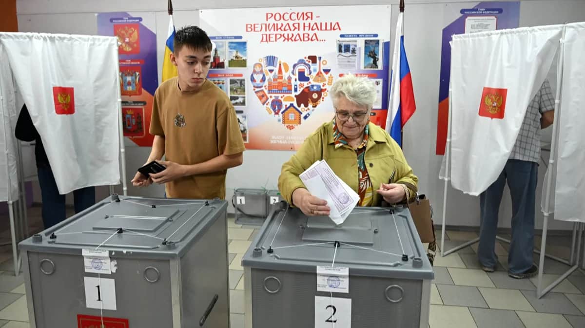 Избиратели голосуют на участке в Ростове-на-Дону, 14 сентября 2025 года. Фото: Сергей Пивоваров / Спутник / Imago Images / Scanpix / LETA