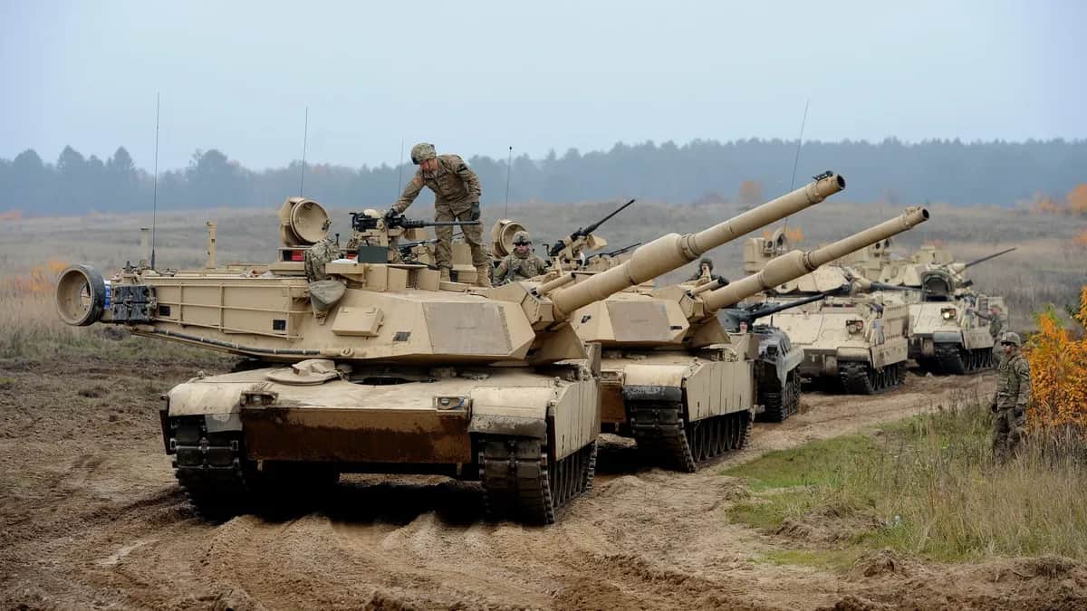 Боевые танки M1 Abrams. Фото: EPA/MARCIN BIELECKI