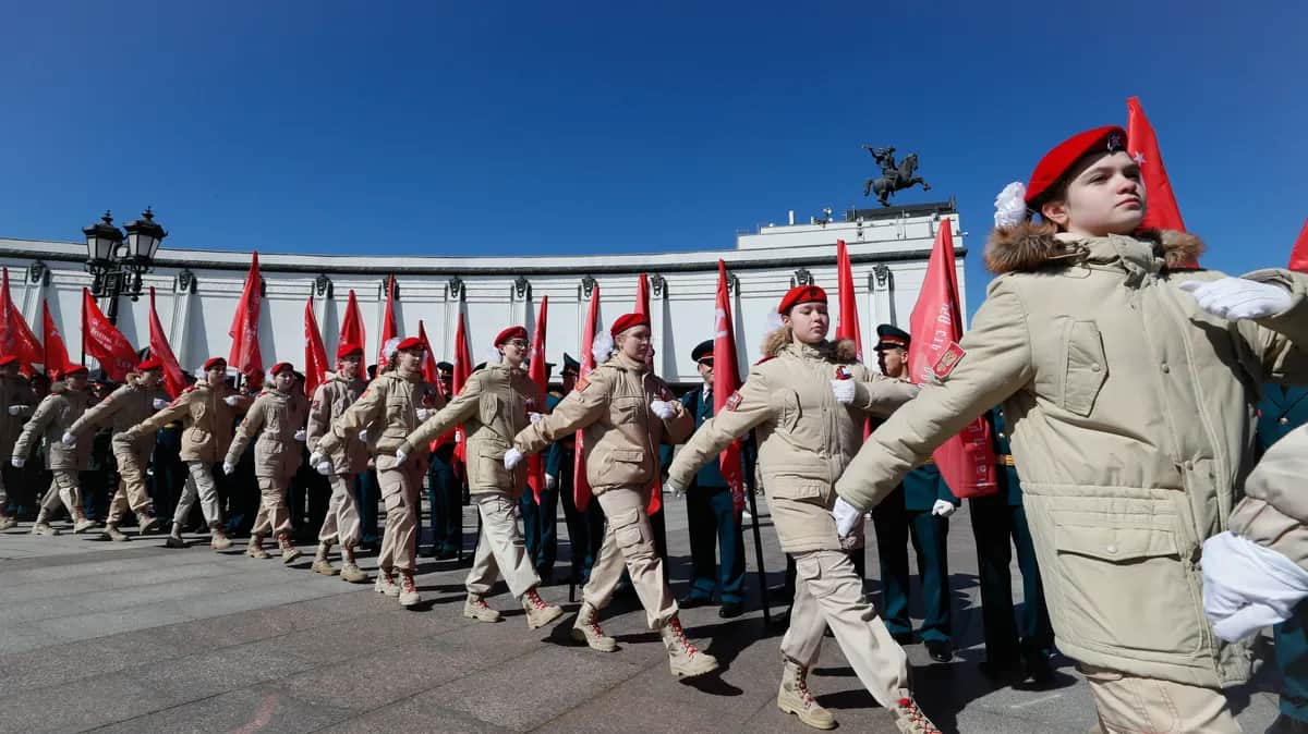 Members of Russian youth organisation Yunarmia attend an event commemorating victory in WWII in Moscow, 3 May 2024. Photo: EPA / Yuri Kochetkov